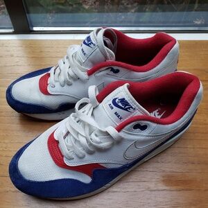 Nike Air Max sneakers Mens size 9.5